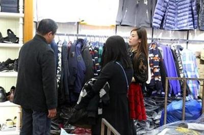 網(wǎng)店和實(shí)體店的衣服到底有何區(qū)別?服裝廠(chǎng)老板說(shuō)出了實(shí)情