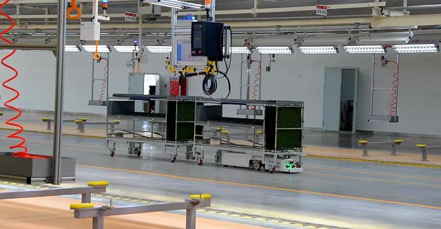 國(guó)產(chǎn)新秀崛起 北京技術(shù)賦能，奔馳工廠與科技讓吉利沃爾沃都感到壓力